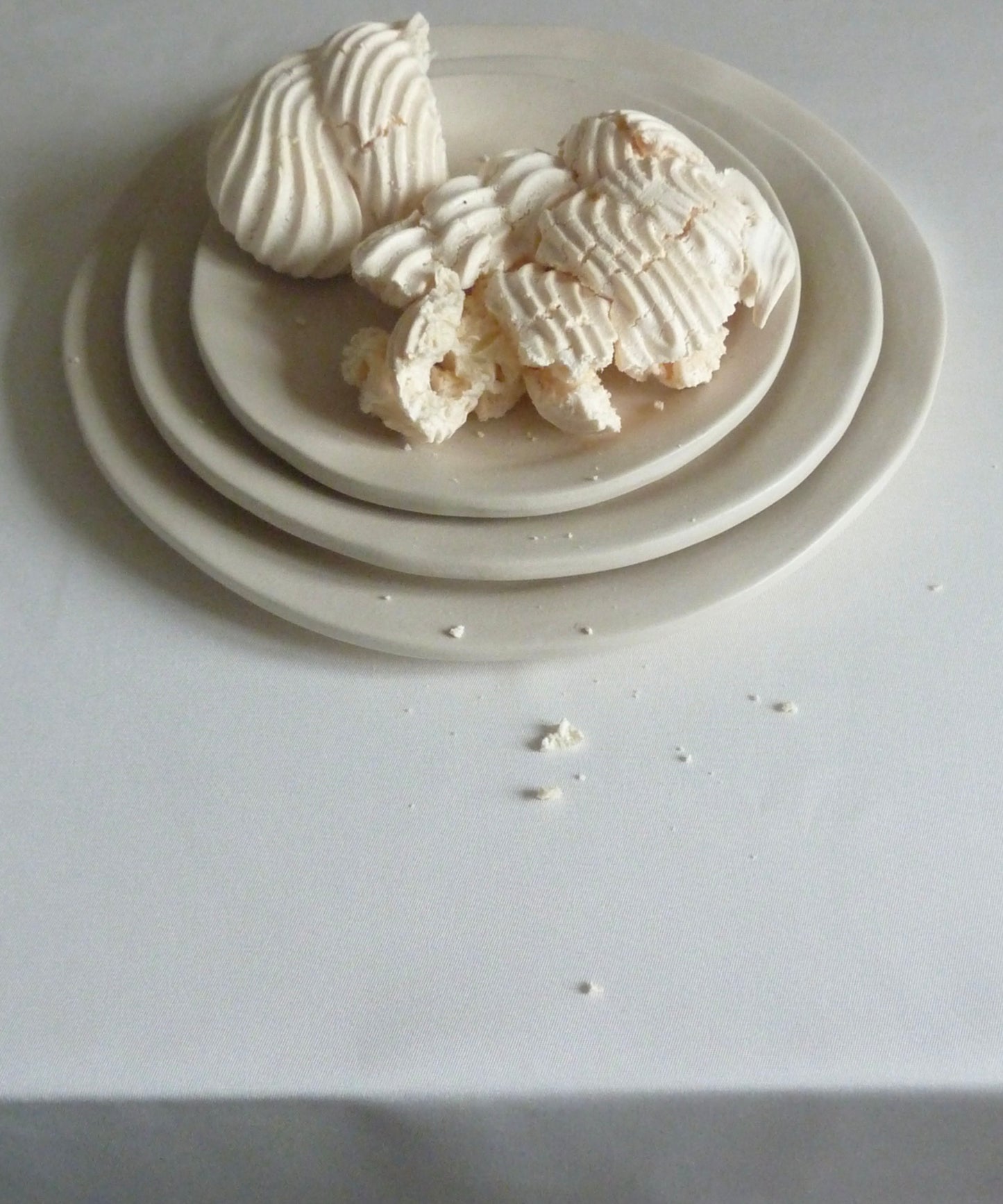 NEBBIA plate in avorio